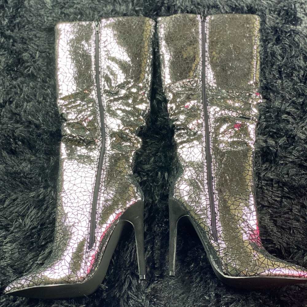 New| Shoe Dazzle Sliver Crackle Heeled Boots
